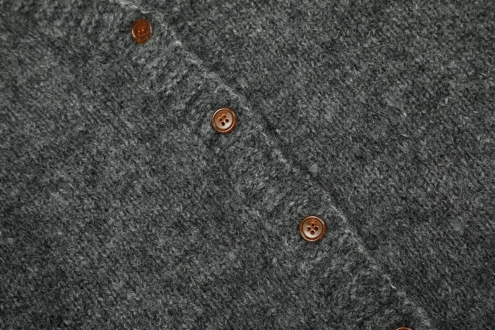 VIVI top quality - limited to Japan" vivienne west wood 25th autumn and winter new three-color wool embroidered cardigan Color: Gray Pink Blue Size: S M L